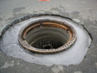 0201_msk_fluessig_schachtrahmenregulierung_anwendung_vorher